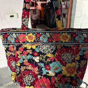Super cute Vera Bradley Navy Quilted Floral Tote